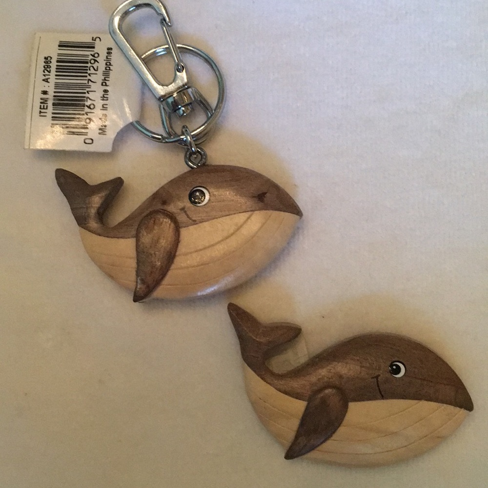 Matching Hand carved Whale Key Chain & Magnet -NWT